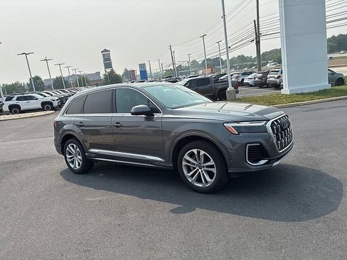 Used 2025 Audi Q7 3.0T Premium Plus AWD/4WD image 3