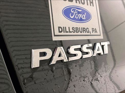 Used 2017 Volkswagen Passat 1.8T R-Line image 13