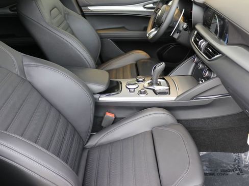 New 2025 Alfa Romeo Stelvio Sprint image 29