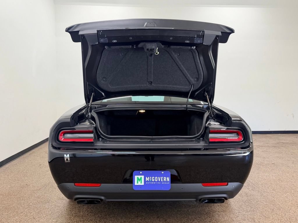Used 2022 Dodge Challenger SRT Hellcat w/ Plus Package RWD image 5