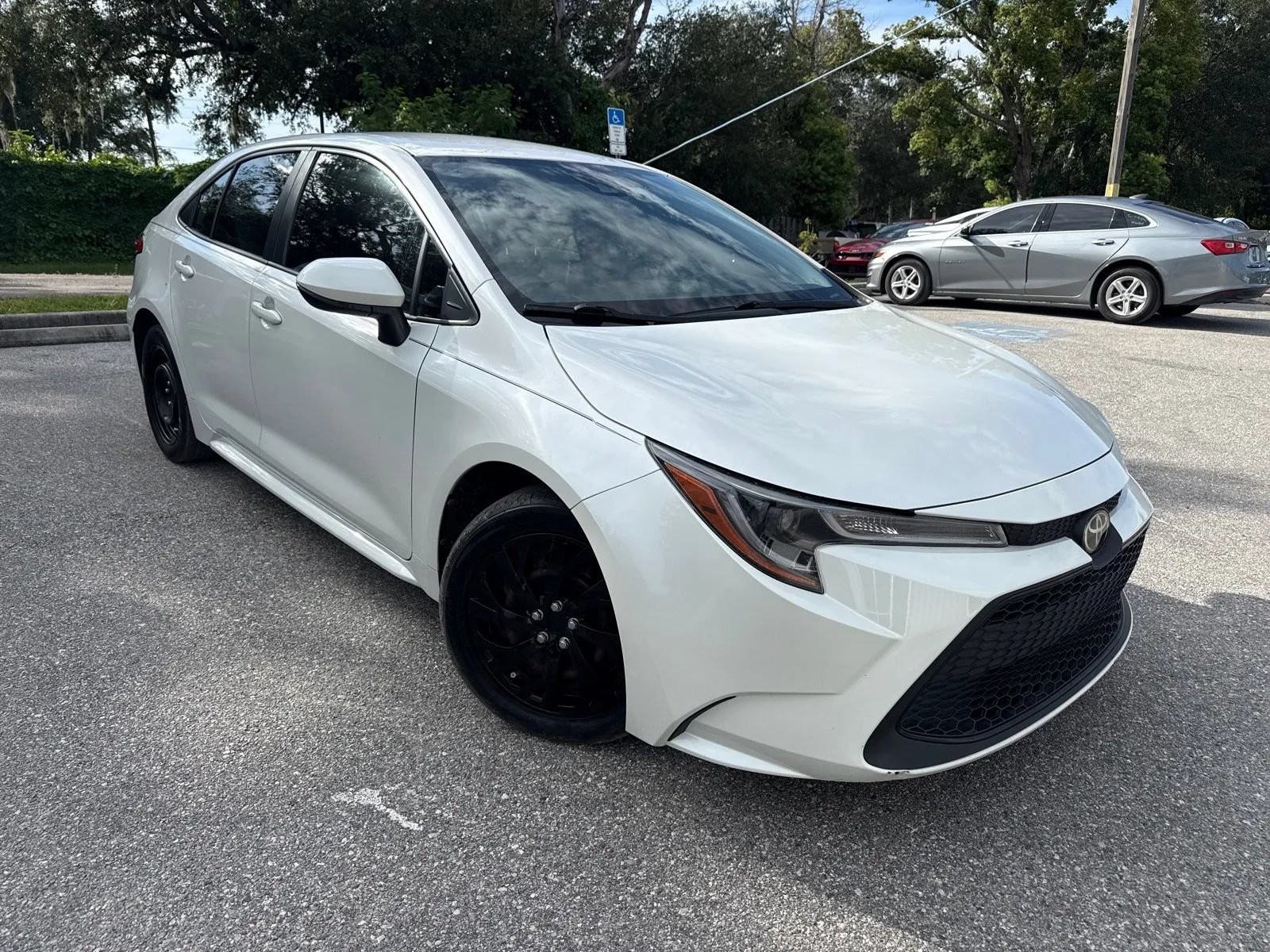 Used 2021 Toyota Corolla LE FWD image 5