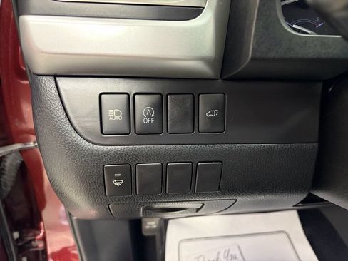Used 2018 Toyota Highlander XLE FWD image 17