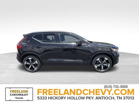 Used 2019 Volvo XC40 T5 Inscription AWD/4WD image 2