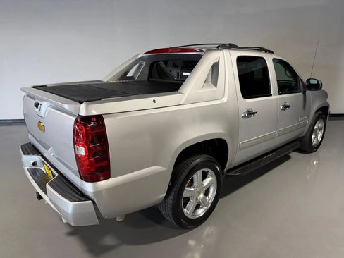 Used 2012 Chevrolet Avalanche LS w/ All-Star Edition RWD image 32