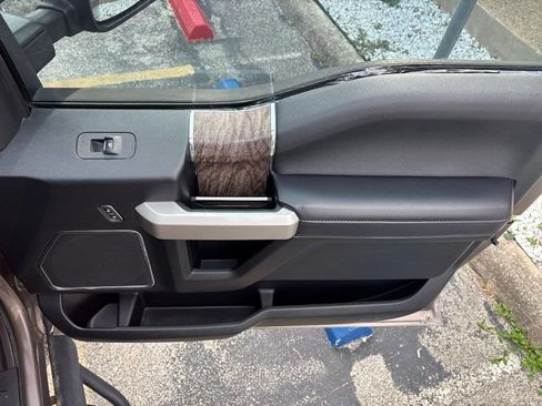 Used 2018 Ford F250 Lariat w/ Lariat Ultimate Package AWD/4WD image 62