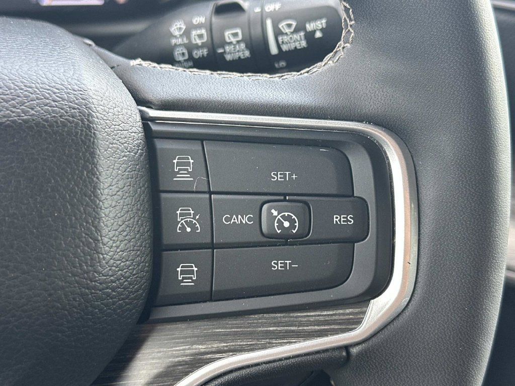 Used 2024 Jeep Wagoneer Series III AWD/4WD image 22