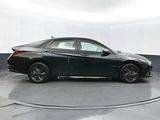 Used 2021 Hyundai Elantra SEL image 4