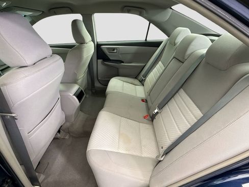 Used 2015 Toyota Camry LE FWD image 19