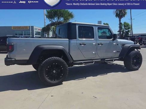 Used 2020 Jeep Gladiator Sport w/ Quick Order Package 24S AWD/4WD image 8