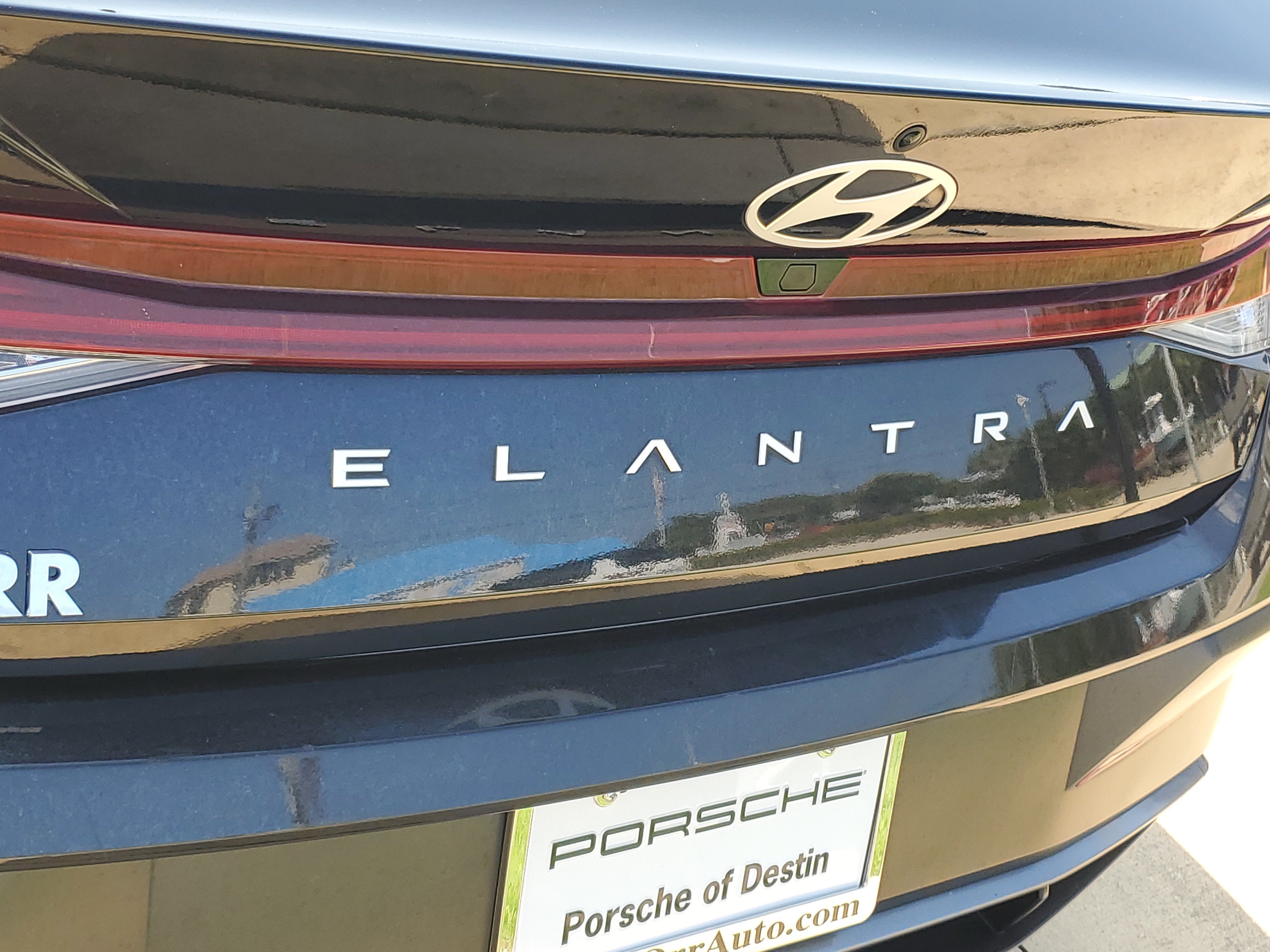 Used 2025 Hyundai Elantra SEL FWD image 33