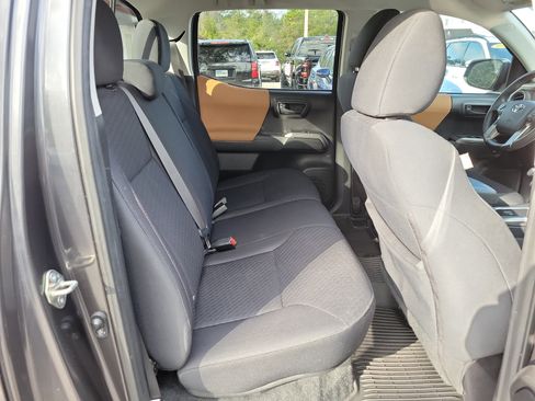 Used 2020 Toyota Tacoma SR5 image 12
