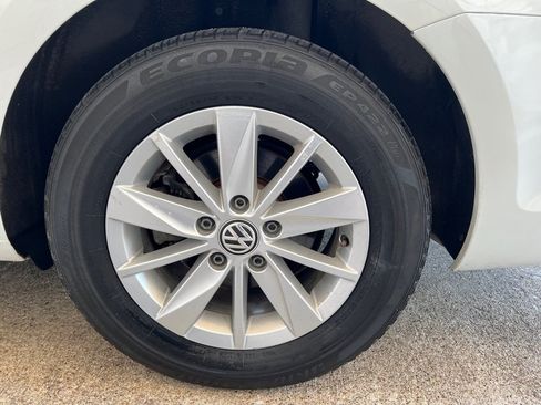 Used 2019 Volkswagen Golf S FWD image 19
