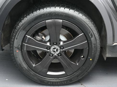 Used 2022 Mercedes-Benz EQB 350 4MATIC image 38
