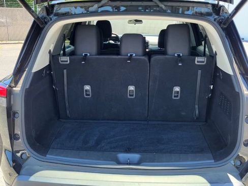 Used 2025 Nissan Pathfinder SV FWD image 4