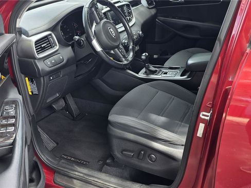 Used 2017 Kia Sorento FWD w/ LX Convenience Package image 15