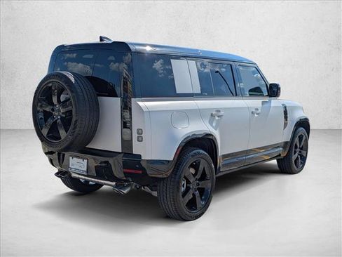 New 2026 Land Rover Defender 110 X-Dynamic SE image 2