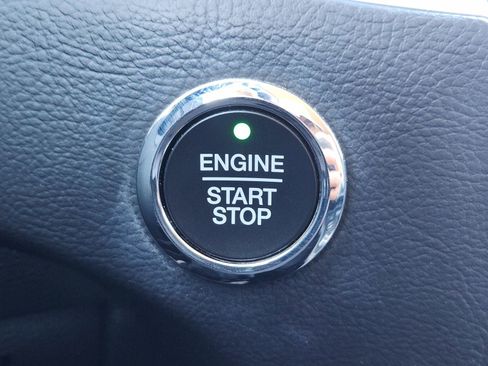 Used 2022 Ford Edge SE image 25