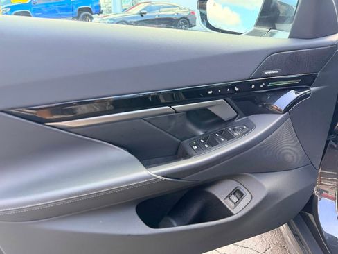 Used 2025 BMW 530i RWD image 21