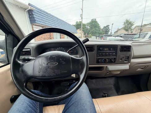Used 1999 Ford F250 XL RWD image 4