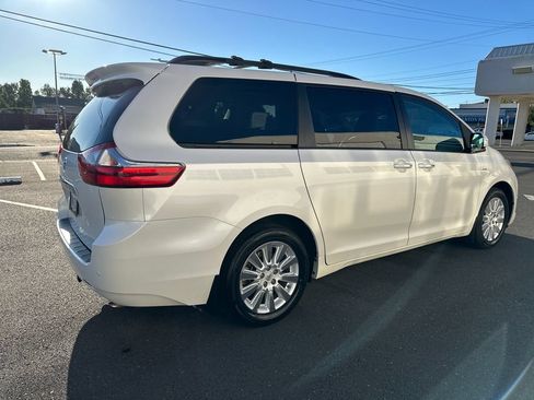 Used 2016 Toyota Sienna Limited Premium w/ Outdoor Package AWD/4WD image 6