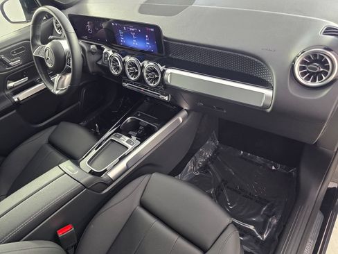 Certified 2025 Mercedes-Benz GLB 250 image 28