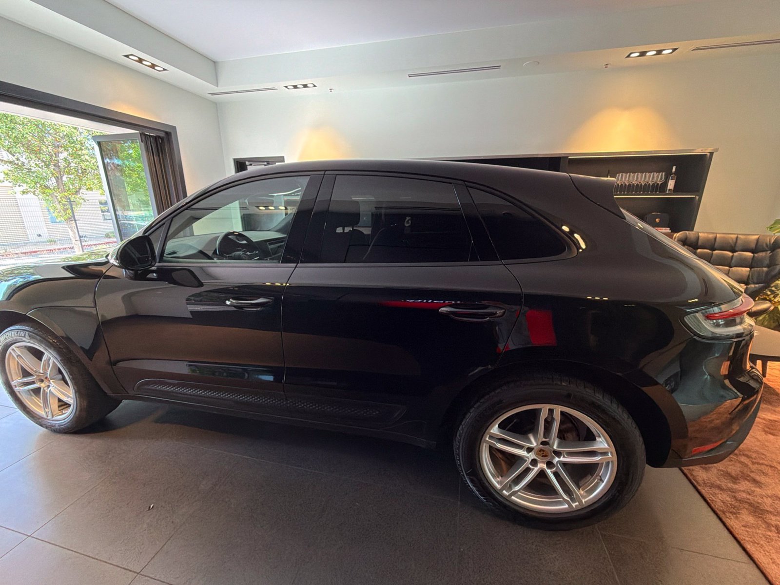 Used 2023 Porsche Macan AWD/4WD image 7