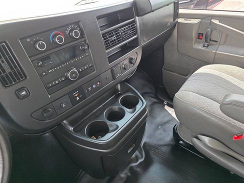 Used 2019 Chevrolet Express 3500 w/ Power Convenience Package RWD image 18