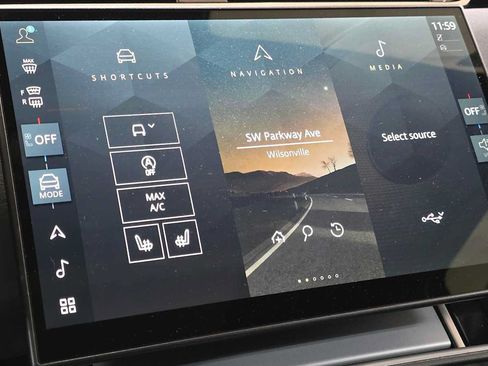 Used 2025 Land Rover Range Rover Evoque S AWD/4WD image 32