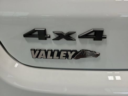 Used 2026 Jeep Compass Trailhawk AWD/4WD image 13