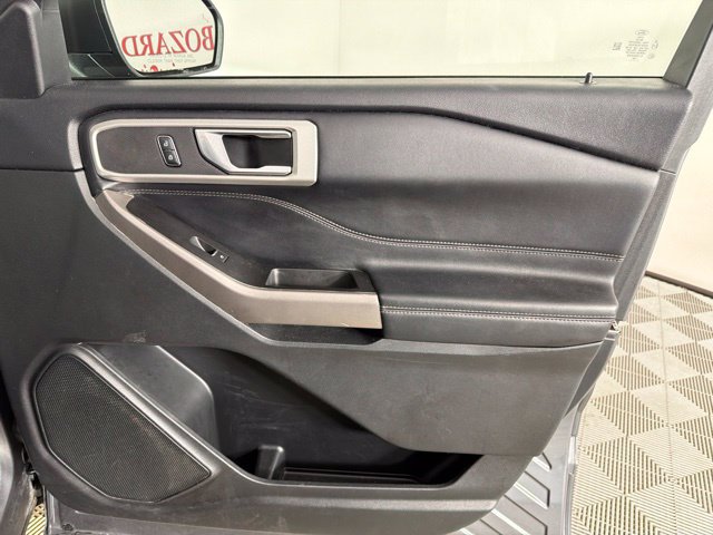 Used 2022 Ford Explorer XLT AWD/4WD image 32