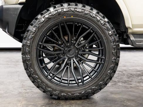 Used 2025 Ford Bronco Outer Banks AWD/4WD image 11