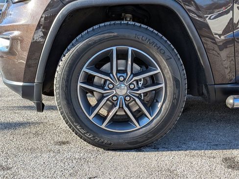 Used 2017 Jeep Grand Cherokee Limited image 31