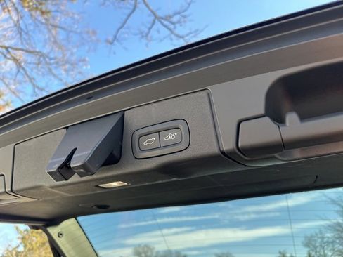 Certified 2023 Volvo XC60 B5 Plus w/ Climate Package image 36