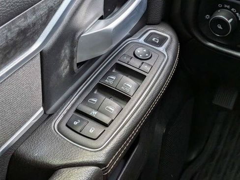 Used 2024 RAM 2500 Big Horn AWD/4WD image 17
