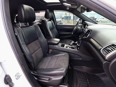 Used 2020 Jeep Grand Cherokee Altitude image 48