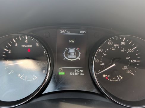 Used 2017 Nissan Rogue SV AWD/4WD image 12