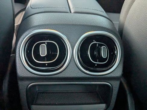 Used 2025 Mercedes-Benz C 300 Sedan image 17