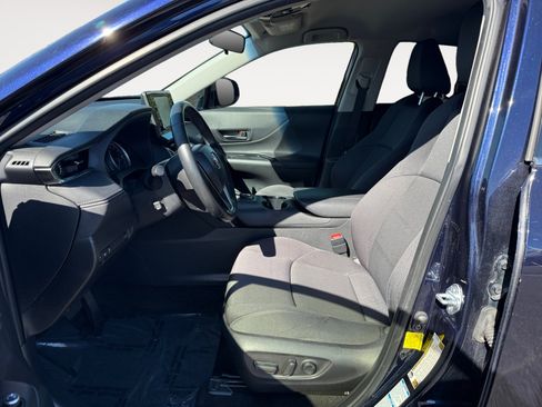 Used 2022 Toyota Venza LE AWD/4WD image 10