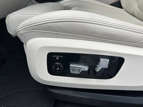 Used 2022 BMW X7 xDrive40i w/ Premium Package AWD/4WD image 61