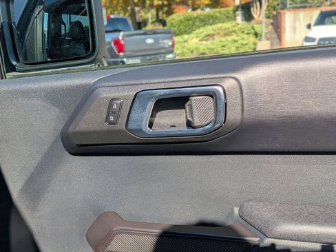 Used 2024 Ford Bronco Badlands image 36