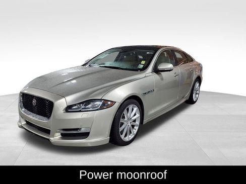 Used 2016 Jaguar XJ R-Sport RWD image 3