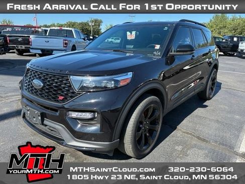 Used 2023 Ford Explorer ST w/ Technology Package AWD/4WD image 4