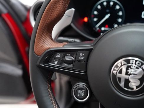 New 2025 Alfa Romeo Giulia Intensa w/ Driving Assist Package image 21