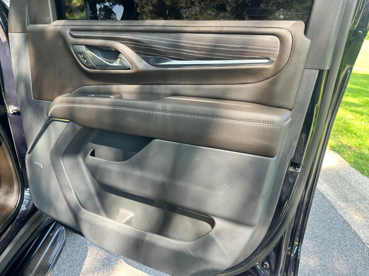 Used 2023 GMC Yukon Denali w/ LPO, Floor Liner Package RWD image 30