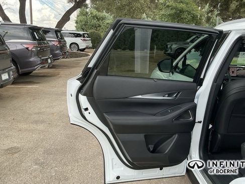 New 2026 INFINITI QX60 Luxe w/ Family Package image 26