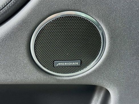 Used 2025 Land Rover Discovery Sport S image 19