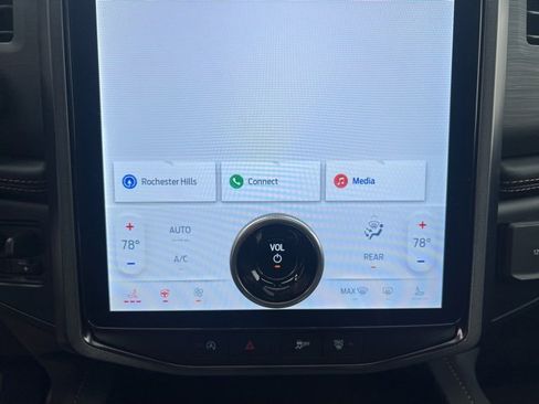 Used 2024 Ford Expedition Platinum image 33