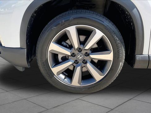 Used 2025 Honda Pilot Elite image 11
