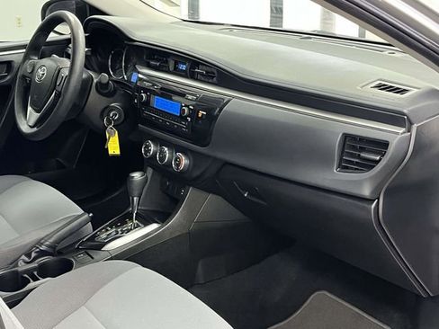Used 2015 Toyota Corolla L image 24
