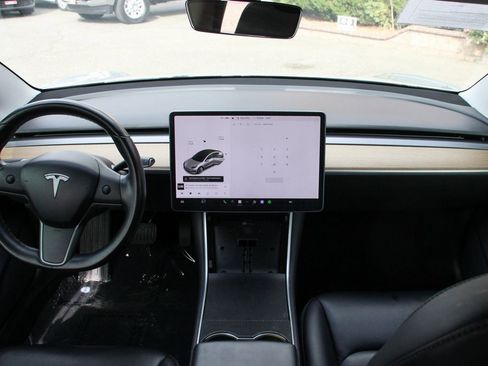 Used 2018 Tesla Model 3 Long Range image 23